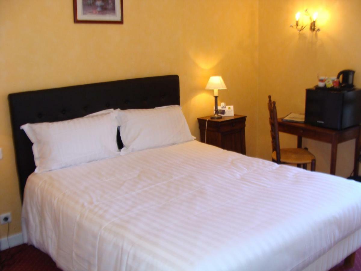 Logis La Gamade Hotel Donzenac ภายนอก รูปภาพ