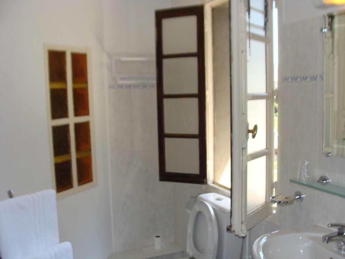 Logis La Gamade Hotel Donzenac ภายนอก รูปภาพ