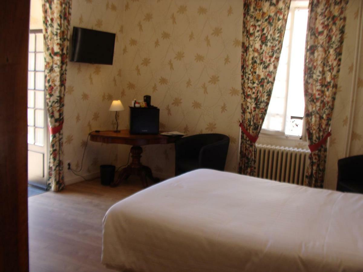 Logis La Gamade Hotel Donzenac ภายนอก รูปภาพ