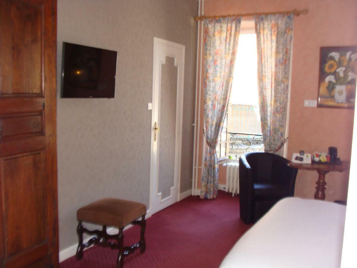 Logis La Gamade Hotel Donzenac ภายนอก รูปภาพ