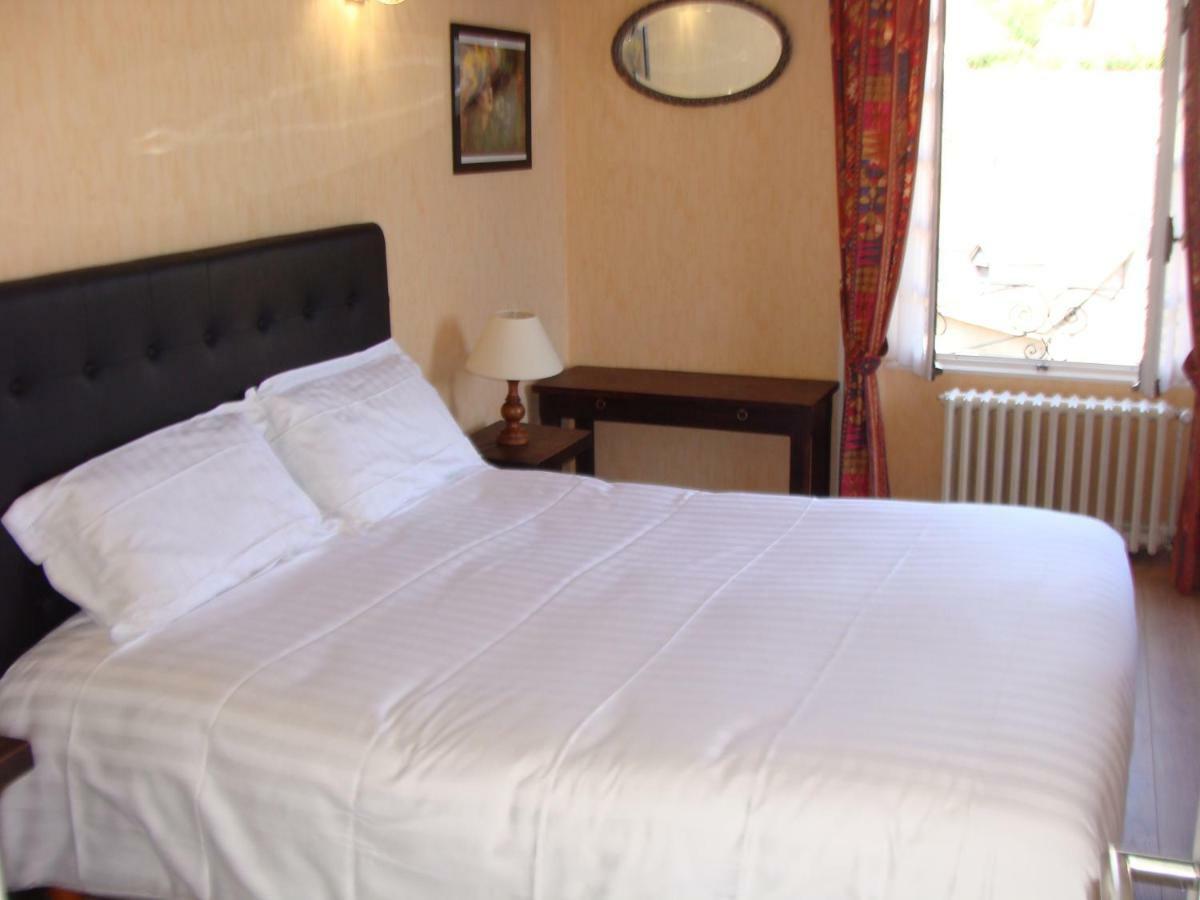 Logis La Gamade Hotel Donzenac ภายนอก รูปภาพ