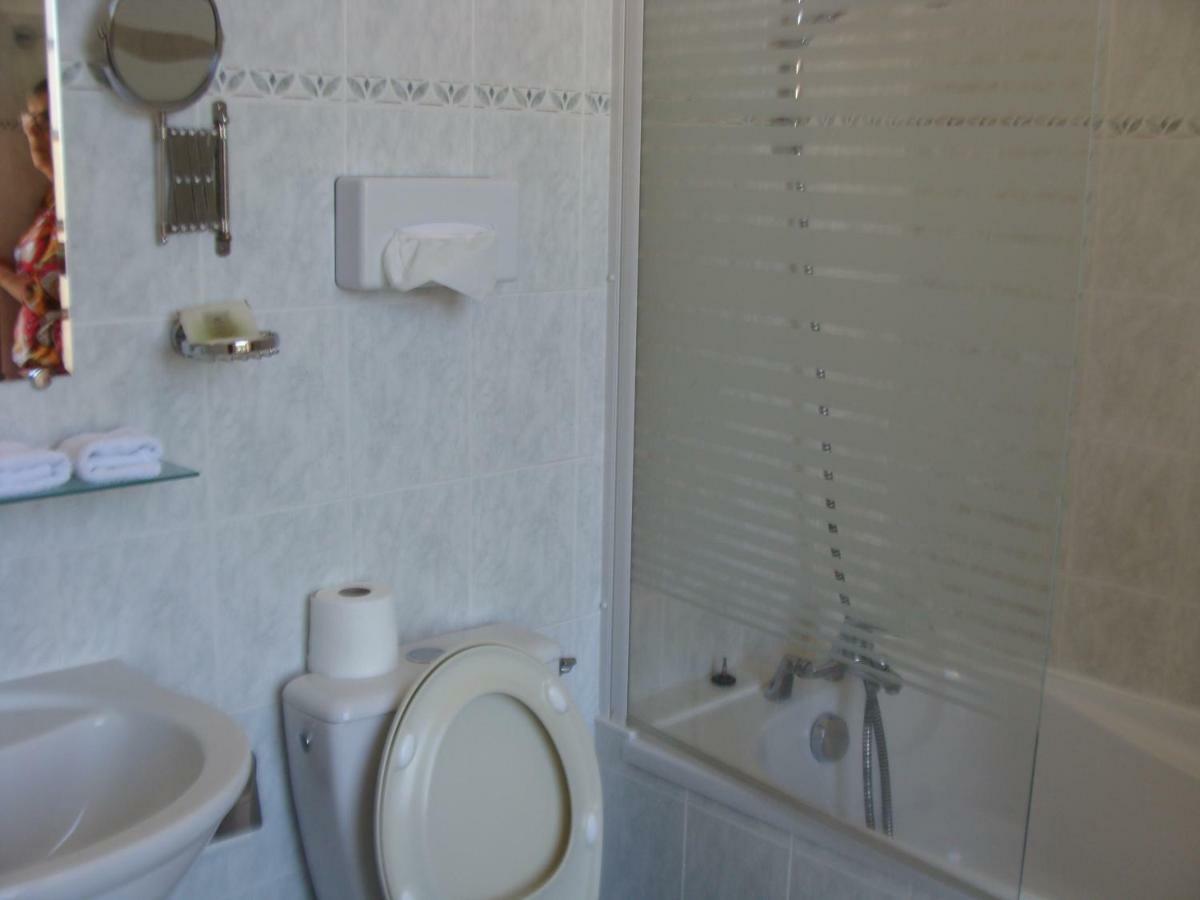 Logis La Gamade Hotel Donzenac ภายนอก รูปภาพ