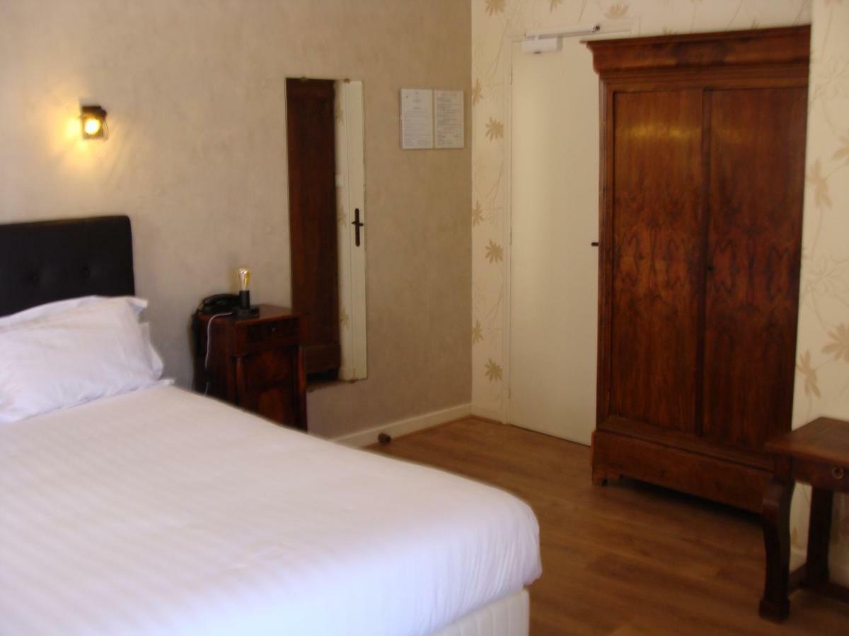 Logis La Gamade Hotel Donzenac ภายนอก รูปภาพ