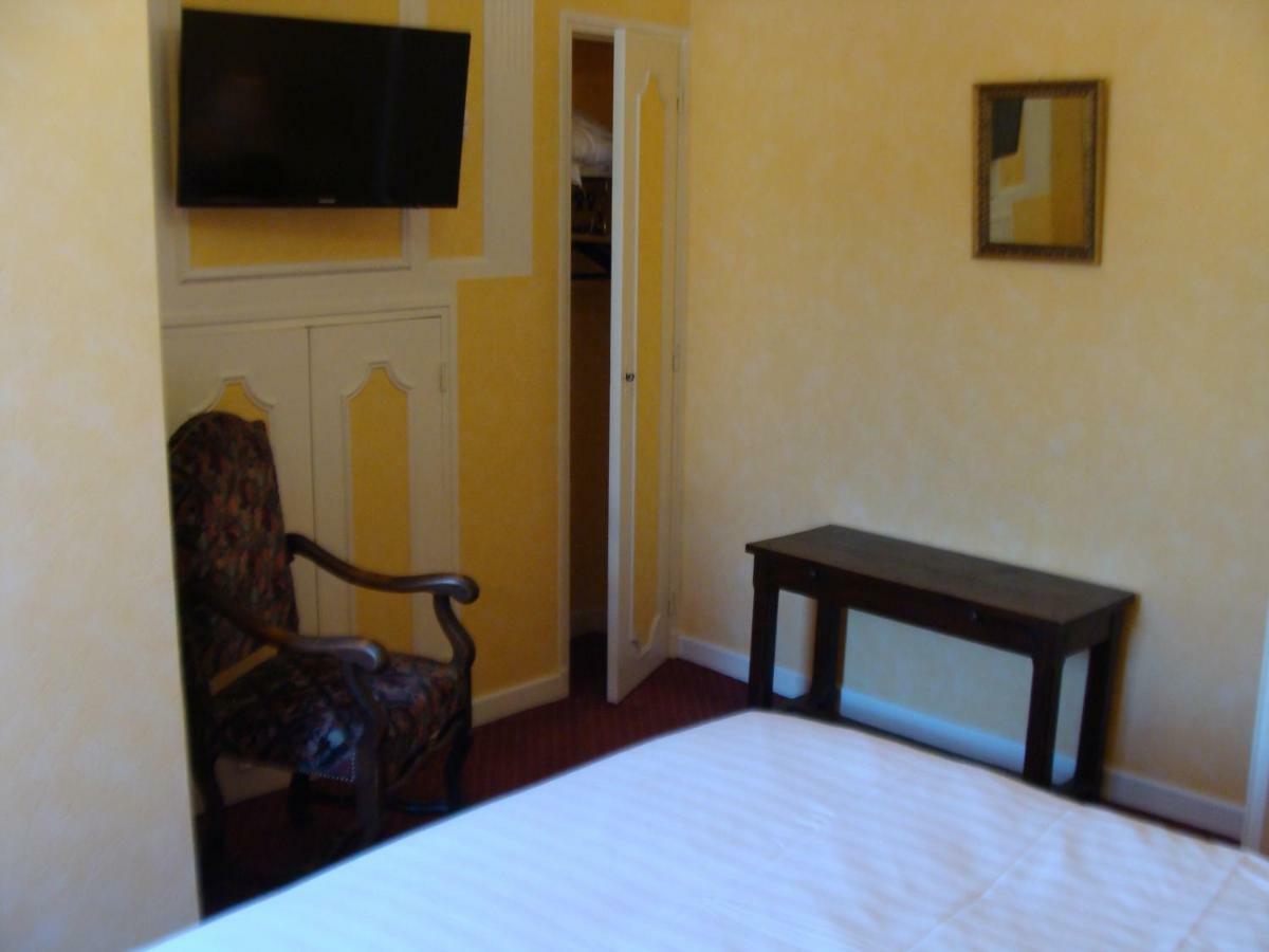 Logis La Gamade Hotel Donzenac ภายนอก รูปภาพ