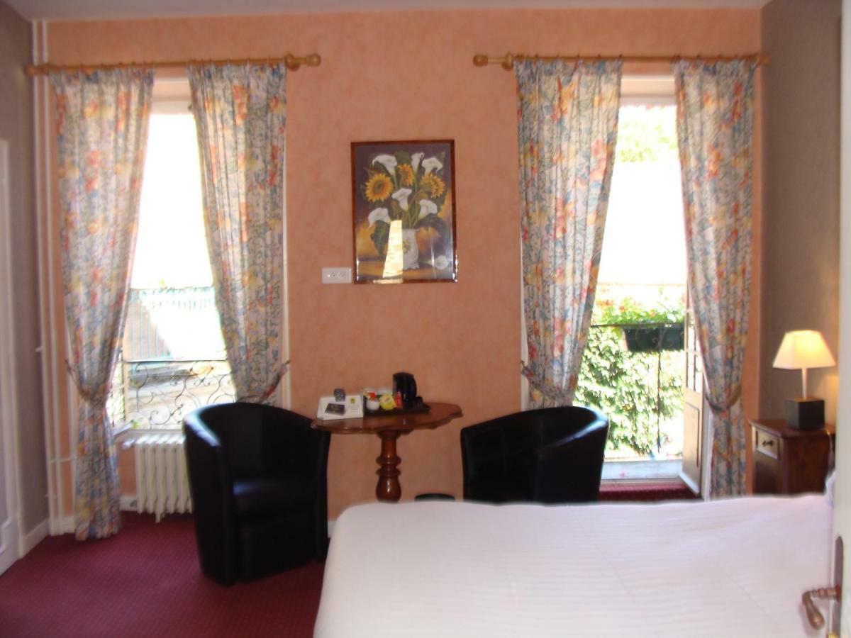 Logis La Gamade Hotel Donzenac ภายนอก รูปภาพ