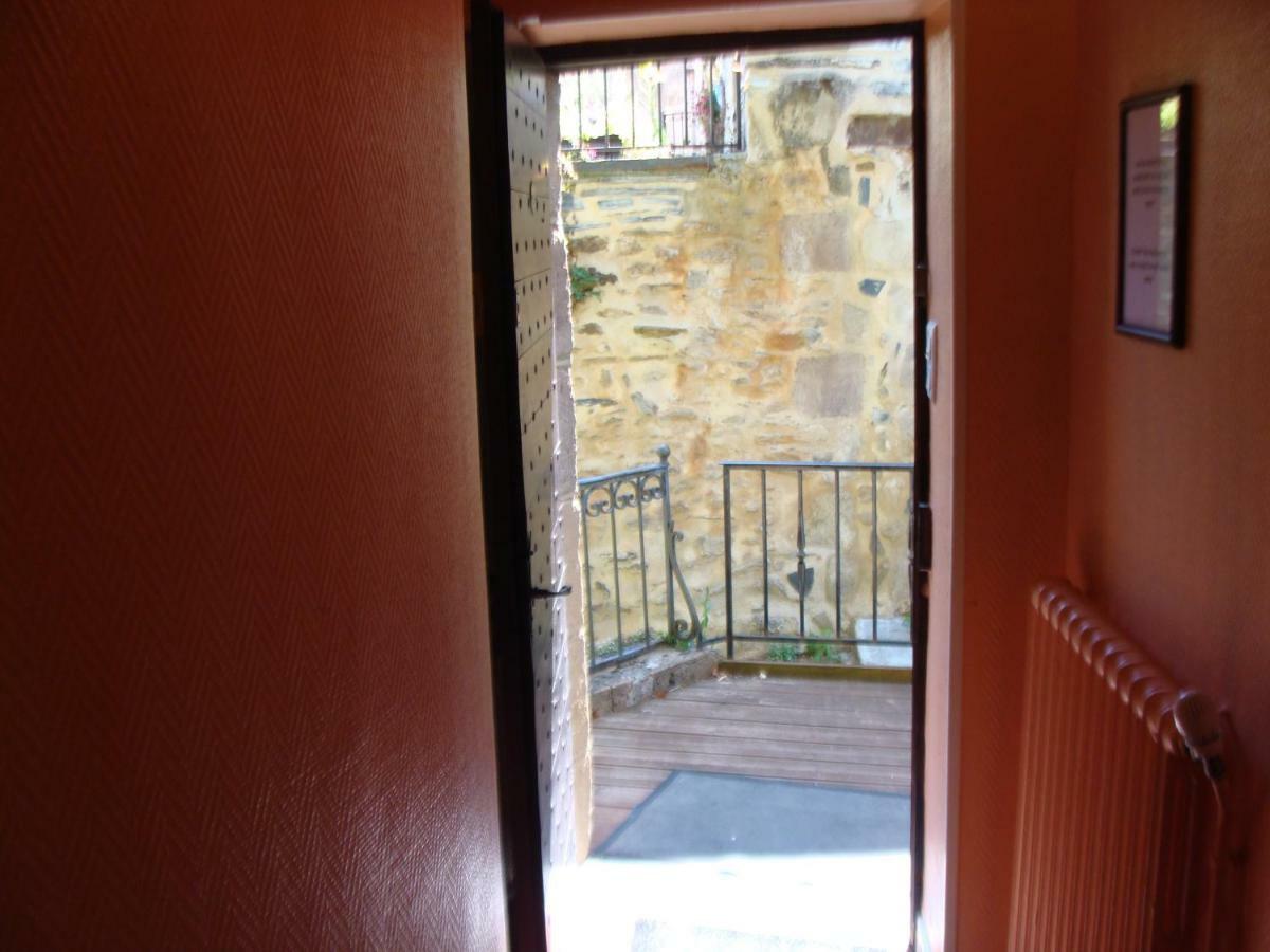 Logis La Gamade Hotel Donzenac ภายนอก รูปภาพ